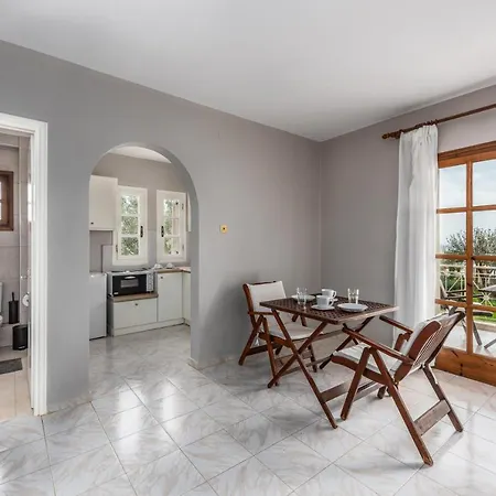 Albouro Seafront Szálloda