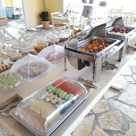 Szálloda Albouro Seafront 3*