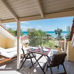 Hotel Albouro Seafront 3*