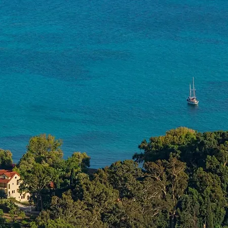 Hotel Albouro Seafront