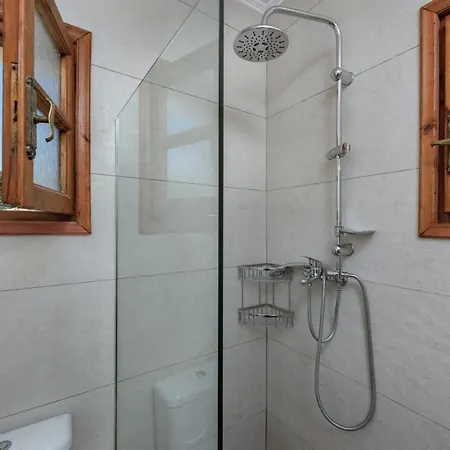 Otel Albouro Seafront Kateleios