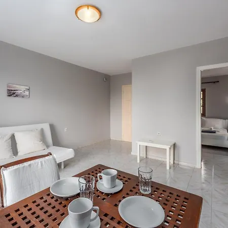 Albouro Seafront Otel 3*