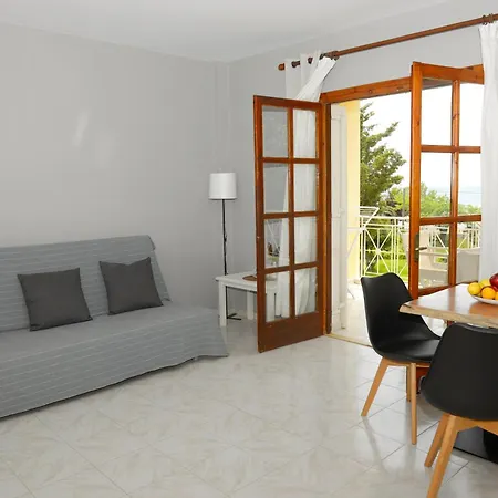 Albouro Seafront Otel 3*