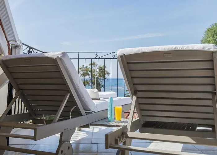 Hotel Albouro Seafront