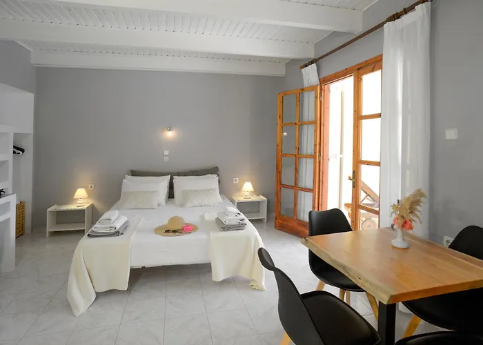 Hotel Albouro Seafront 3*