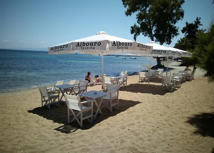 Albouro Seafront Hotel 3*
