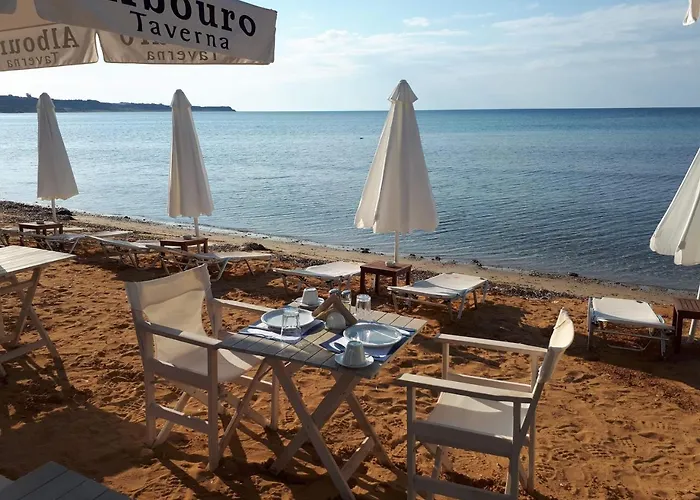Hotel Albouro Seafront 3*